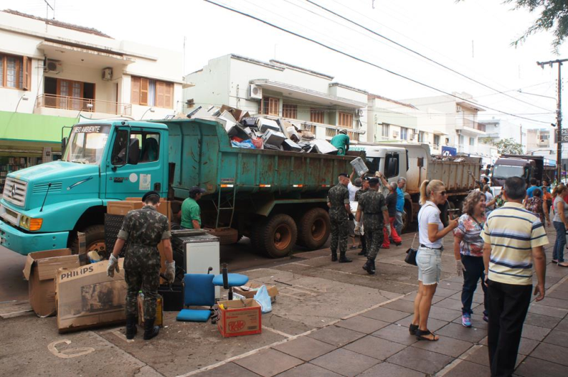 Sema e Sindilojas realizam mais edição da Campanha de Recolhimento de Lixo 